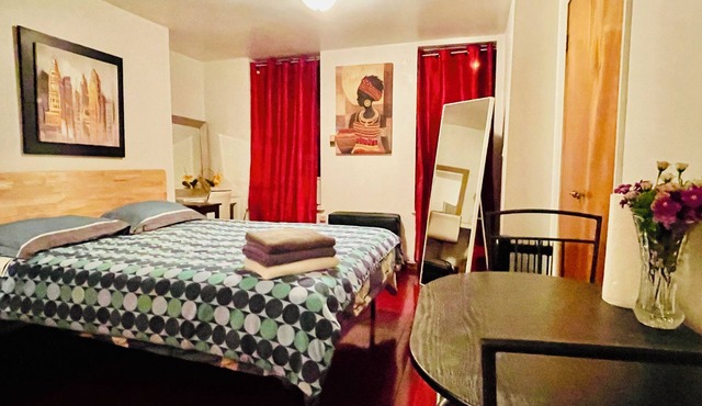 Quiet Studio with Kitchen in Prime Manhattan - Lower East Side