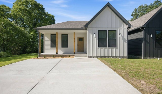 Railside Retreat Classy 3 bedroom Downtown Hip White Bluff