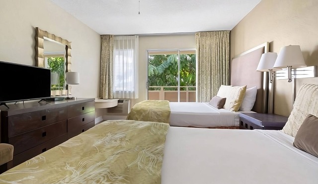 Relaxing Beach Stay Awaits! 1 BR w/Pool Access and Free Parking!
