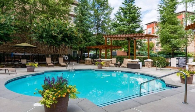 Relaxing Extended Stay w/Kitchen Near Dunwoody Offices | 3 Units