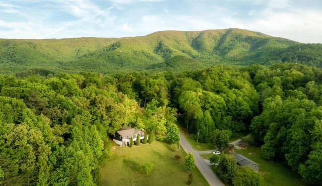 ResortPool, Views, PoolTable, Theater, HotTub, Firepit