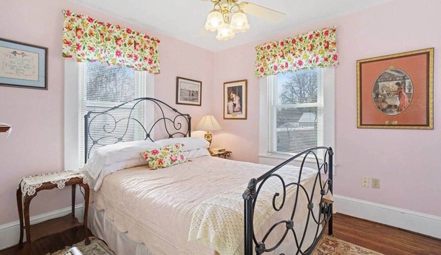 Ribbons N Romance @ The Manheim Manor BnB