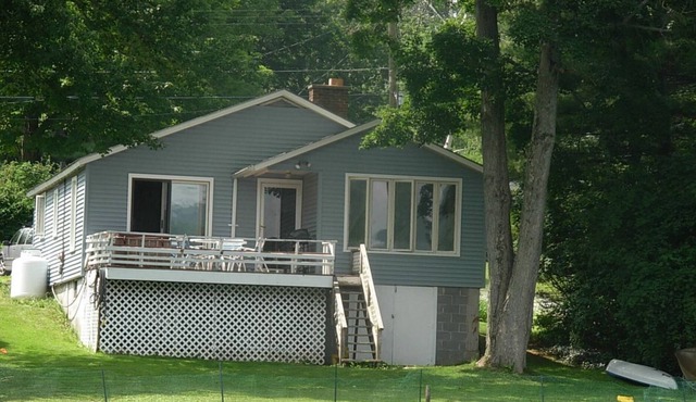 Richmond Lake Front Cottage