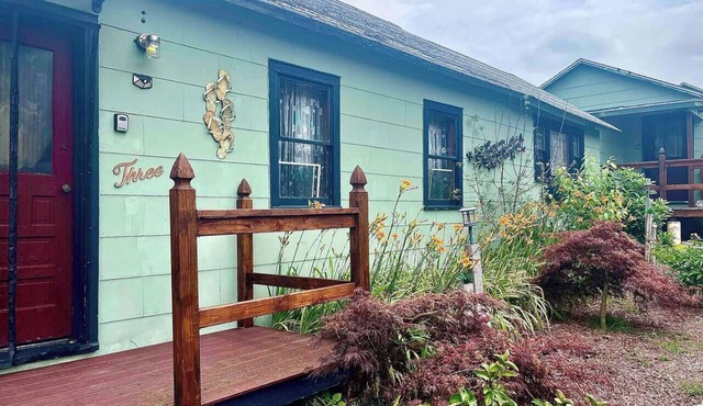 Rustic Cabin #3 on Private Lake!