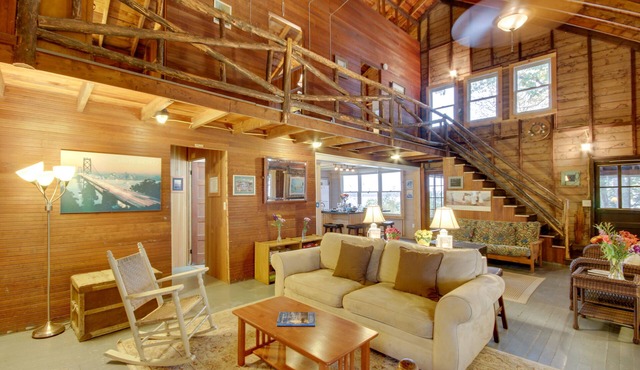 Rustic Lake House on Lake Champlain's Barney Point