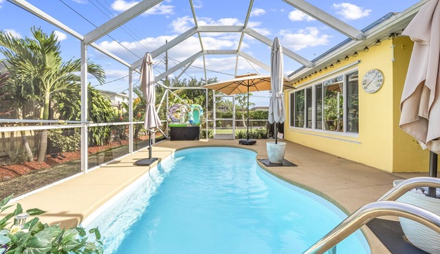 Sandpiper Paradise: Heated Pool Vacation Home