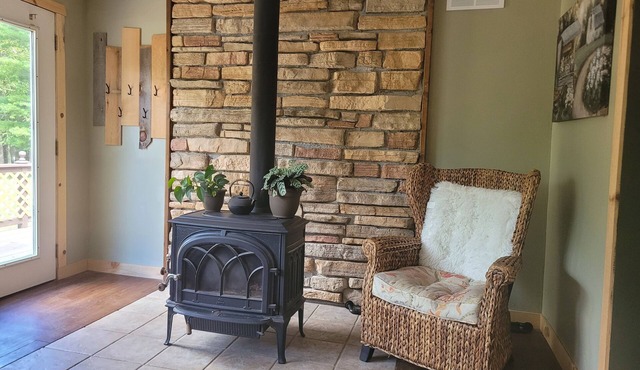 Serene 2-bedroom cottage in charming Hawley
