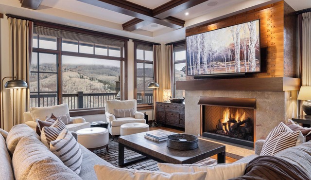 Ski-In/Out Deer Valley 3BR Luxury Condo Gym Hot Tub Deck Stunning Views