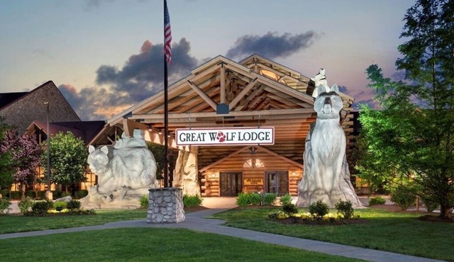 Sleep 6, Family Studio w Fireplace! GREAT WOLF LODGE WATERPARK INCLUDED, 5 POOLS