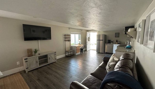 Sleepy Ridge Studio, Self Check-in, Free Parking in Orem