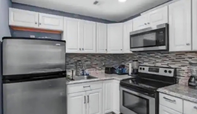 Spacious 4BR Home Comfortable Stay in Lauderhill Near FLL & Beaches