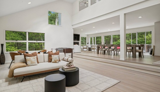 Spacious 6-bedroom house in lovely Amagansett North/East Hampton with w/pool