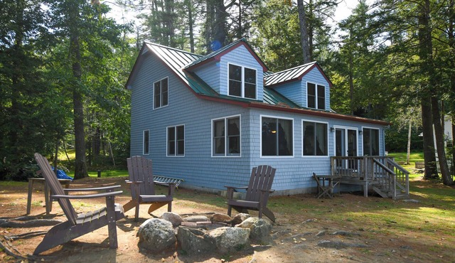 Spacious, cozy waterfront cottage on Norway Lake with hiking trails nearby.