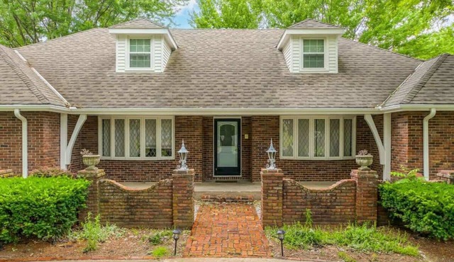 Spacious Home 6BR Game Room and King Beds Sleeps15
