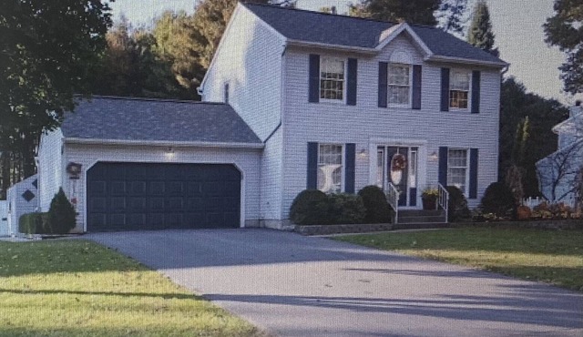 Spacious Saratoga Getaway for Families & Friends with pool/hot tub. Sleeps 8.