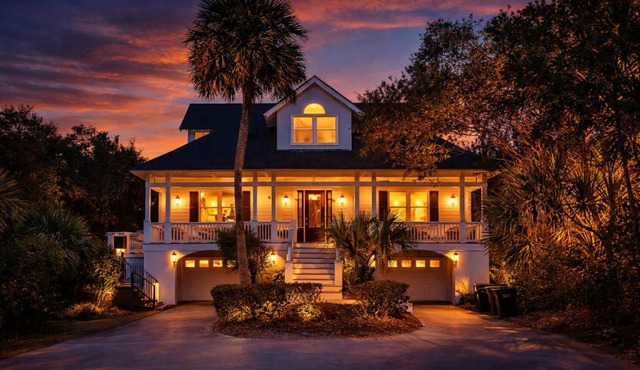 Steps from the Sand 2nd Row Pool & Hot tub