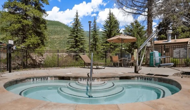 Streamside at Vail Tranquil 1BR Condo with Jacuzzi and Views in Vail