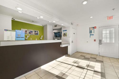 Studio 6 Extended Stay - Tucker, GA - Atlanta Northlake