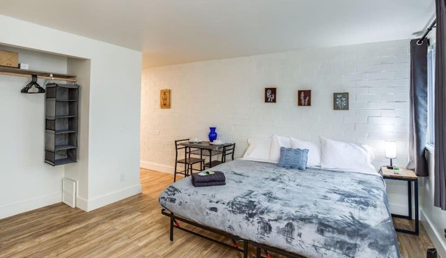Studio w/King Bed near Dwtn