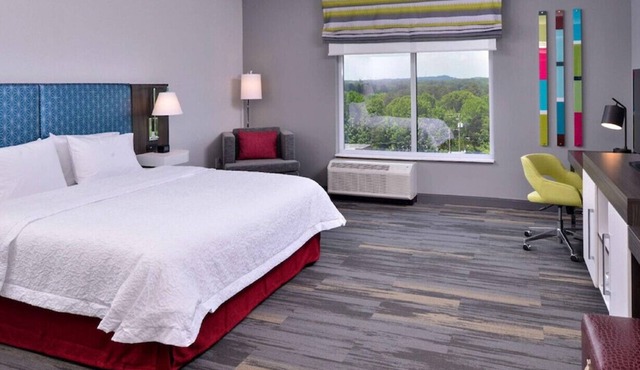 Stunning Haven for Work and Pleasure! W/ Free Wi-Fi