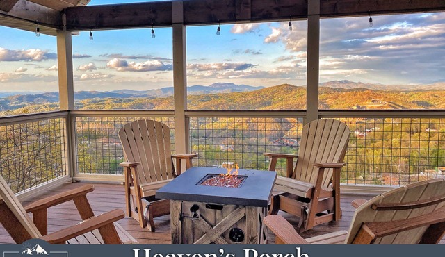 STUNNING Luxury Cabin! BREATHTAKING Views! 4 Master Suites! 3 Decks & Fire Pits!
