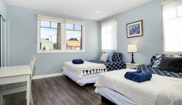 Stylish 4 BR house near Korea Town (Central LA)