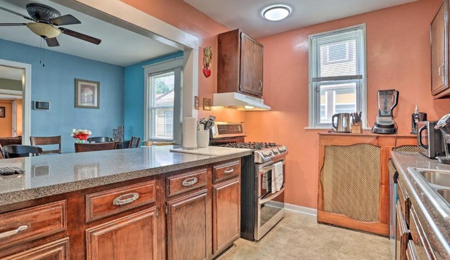 Suburban Home w/Backyard Patio < 7 Mi to Dtwn!