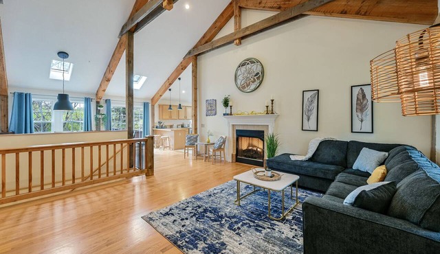 Sunshine Villa South Asheville by Airport, PingPong/Firepit - Pet Friendly!!