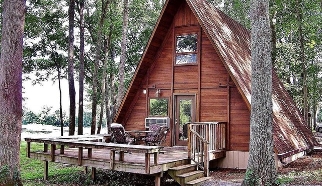 Superb Getaway Cabin near Long Hunter State Park and Nashville, Tennessee