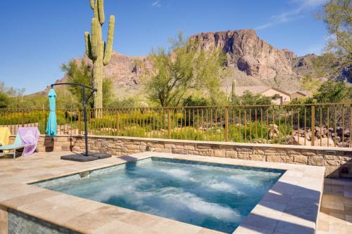 Superstition Mtn Estate! Luxe Pool & Rooftop Deck in Apache Junction