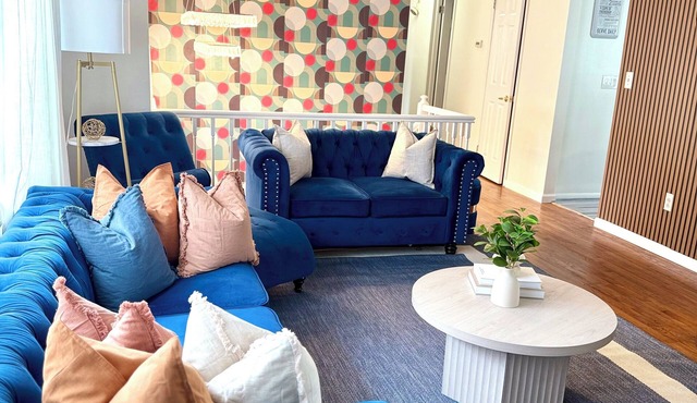 TH Luxe Home, Sleeps 9, Your vacation home. 50 mint from NYC, attractions & more
