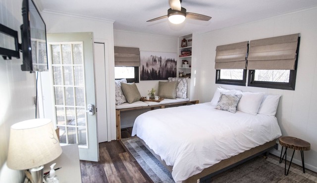 The Bay Tiny House - Romantic Hideaway