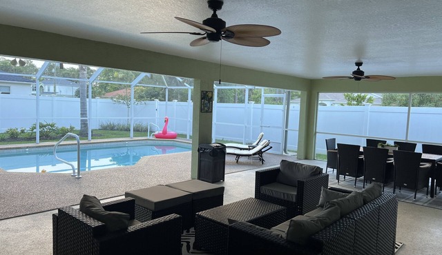 The Coastal Haven - Palm Coast 4BR/2BA - Private Pool & Outdoor Living