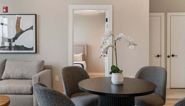 The Edison Old City | Premier 2 BR Suite w/Shared Roofdeck