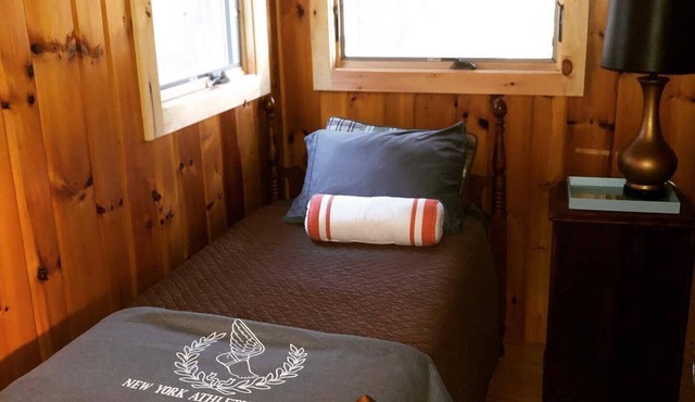 The Map House - Western facing updated fishing cabin on Long Pond lake
