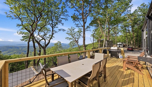 The Pine- Gorgeous views of the Smoky Mountains