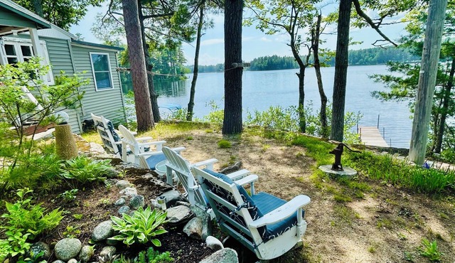 The Point - A tranquil Lakefront 2-bedroom cottage-style home on Sabbathday Lake