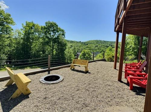 The Ridge Chalet in Ellicottville Hot Tub & Sauna