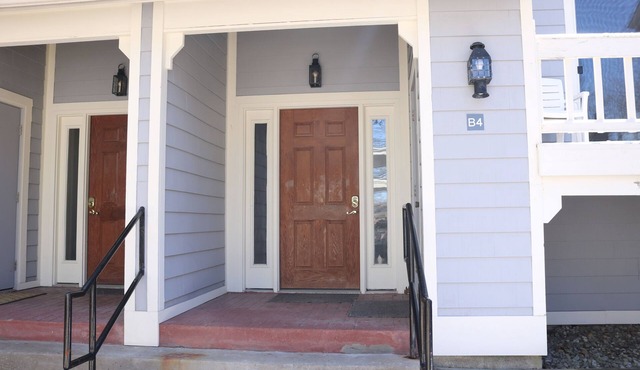 This is a timeshare condominium complex located on the northern end of Chautauqua Institution at 20 Elm Lane.