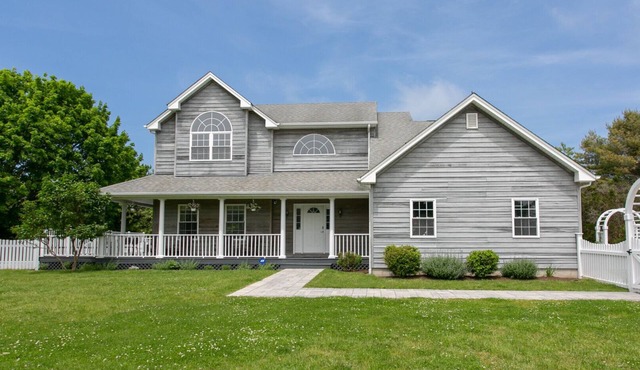 Timeless Westhampton home, large salt-water pool, expansive deck, ample... in Westhampton