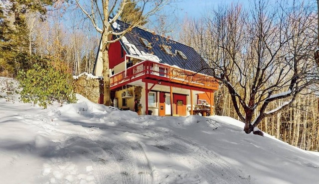 Tranquil apartment w/mountain views, pond, patio, a/c, kitchenette