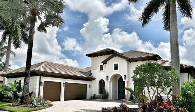Upscale/Newly Renovated, 4 bed, heated pool, in Majors w/Player's Club access