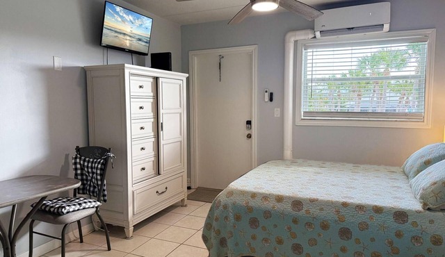 Venice Villas Studio – Upper Level Poolside