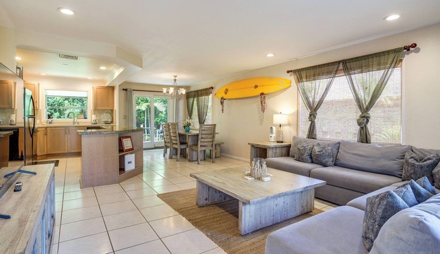 Walk to Sunset Beach! Extended Escape w/Patio