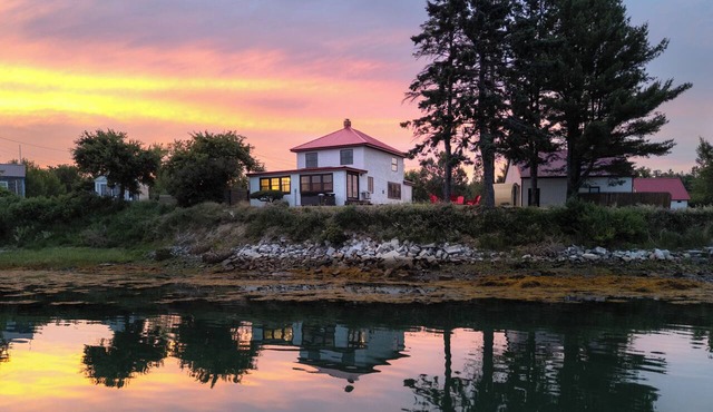Waterfront Maine Home - Hot Tub - Sauna + Kayaks