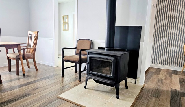 Whispering Meadows Manor is a 4 bedroom 1.5 bath country home in Bonshaw