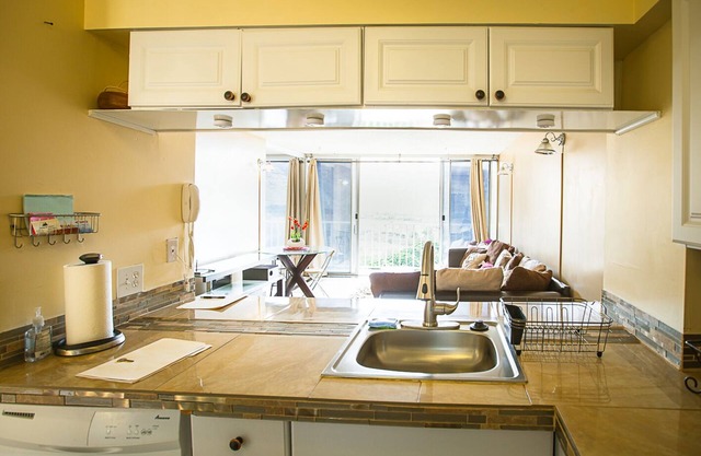 Amazing Views 13th Floor 1-Bedroom Makaha Valley