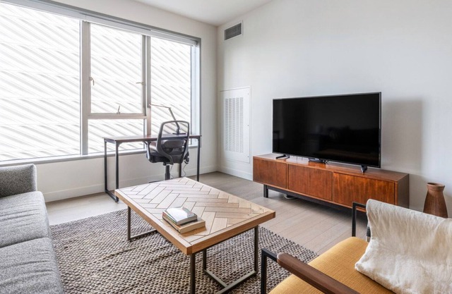 Chic Downtown 1BR w/ Gym & Pool, near Disney Concert Hall, by Blueground