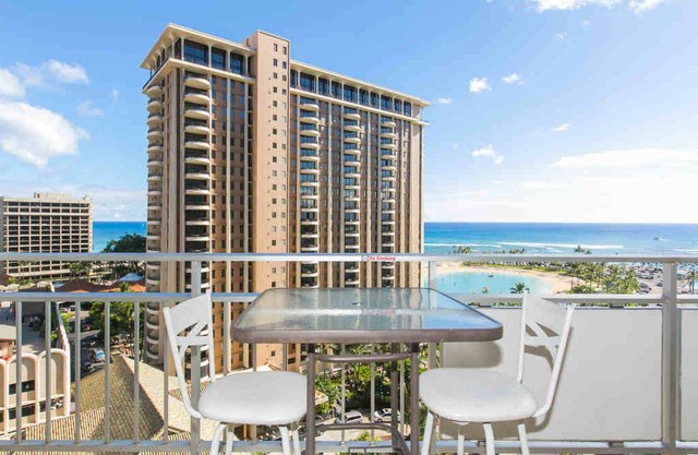 Ilikai Hotel One-bedroom Unit with am awesome view of the Duke Kahanamoku Lagoon and Waikiki Beach