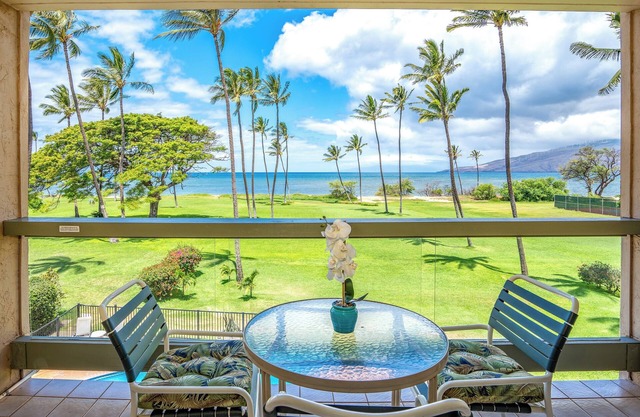 Leinaala Oceanfront #301 Oceanfront Views! A/C, wifi, Pool, Great Rates!